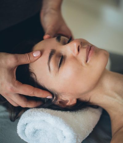 2666 x 4000 px pexels-elina-fairytale-3865496 massage ciblés